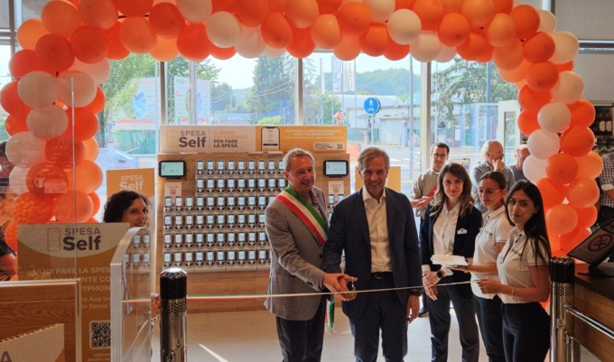 Lesmo: taglio del nastro per il nuovo supermercato “Iperal”