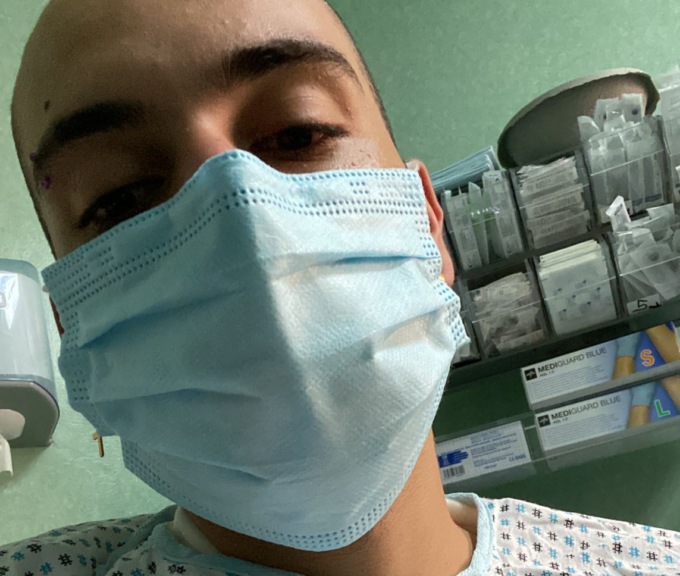 Scivola sulle scale coperte di grandine: il rapper di Lentate finisce in ospedale