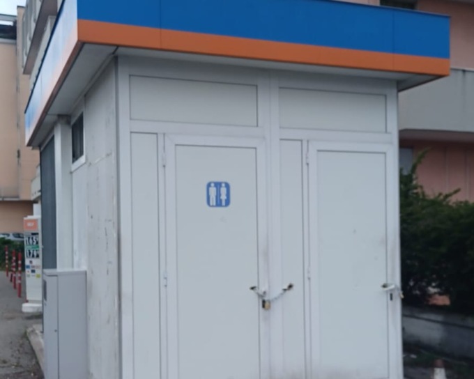 Assalto notturno al distributore