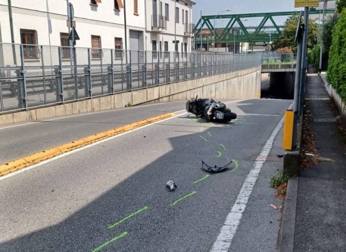 Auto contro moto a Cesano Maderno, soccorsi attivati in codice rosso