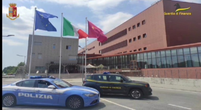 Scoperta famiglia di truffatori: sequestrati terreno e villa