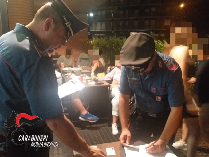 Controlli sulla malamovida: un segnalato e una patente ritirata