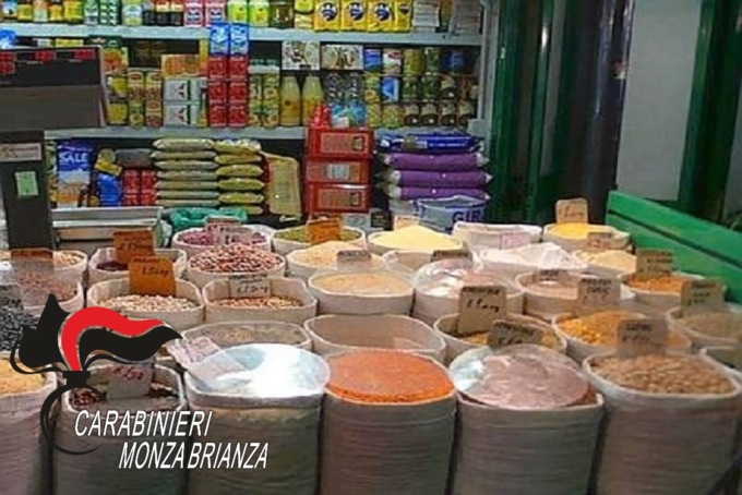 Vendevano prodotti scaduti, sanzioni  nei minimarket