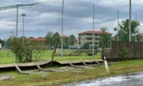 Crolla la recinzione del campo da calcio di via Monte Rosa