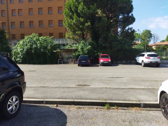 Badante vive in auto in attesa di trovare lavoro