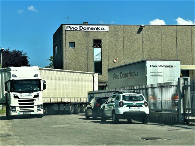 Carate, schiacciato da un muletto: ferito grave un 38enne