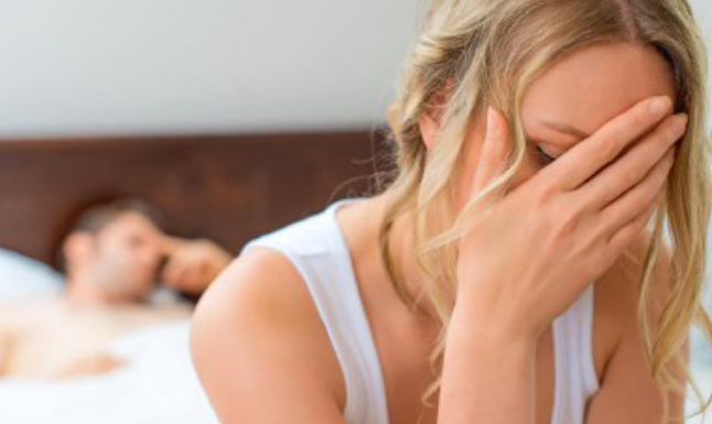 Derubata dall’uomo conosciuto online. Il colpo a segno dopo l’amplesso «flop»