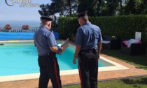 Evade dagli arresti domiciliari a Modena, trovato in piscina a Limbiate
