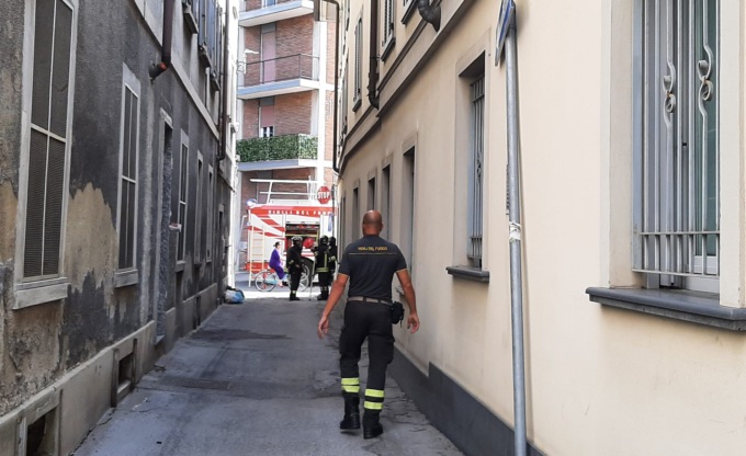 A fuoco un cavo della corrente: intervengono i Vigili del fuoco