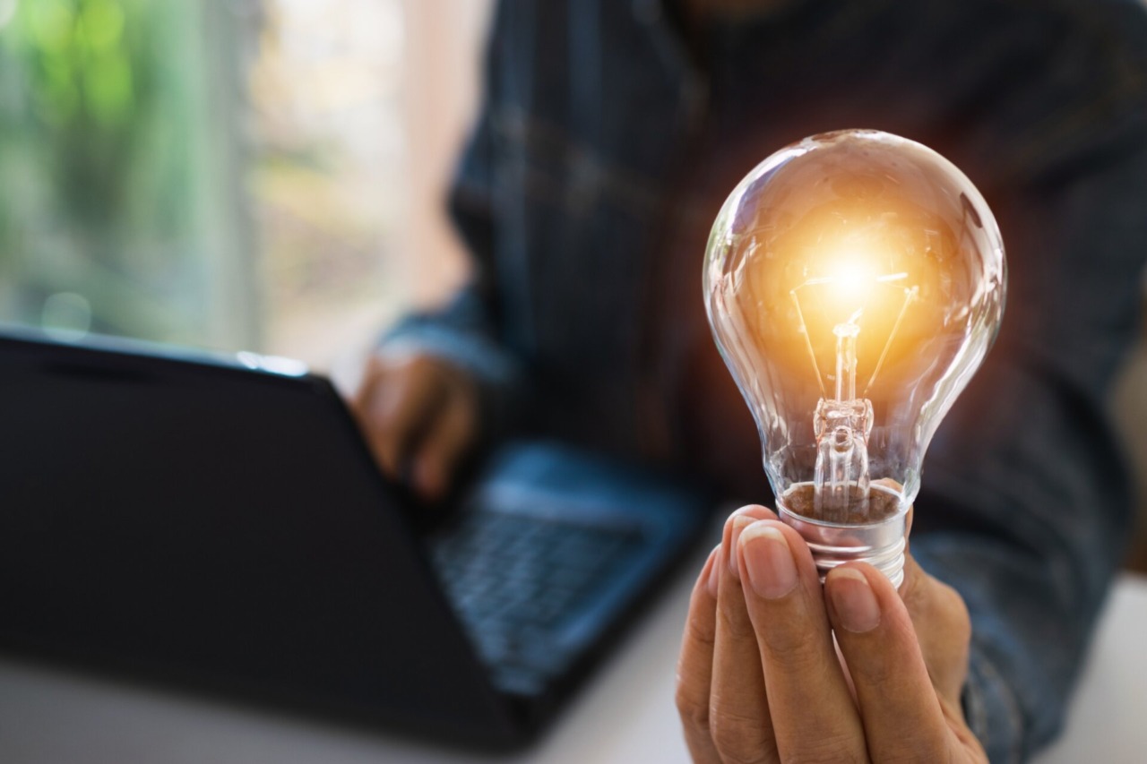 Cambiare fornitore di energia elettrica: costi, procedura e tempistica