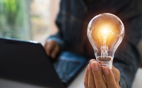 Cambiare fornitore di energia elettrica: costi, procedura e tempistica
