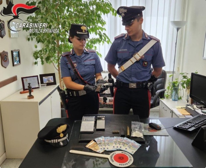 Ha lasciato il suo pitbull a guardia di armi e droga: arrestato