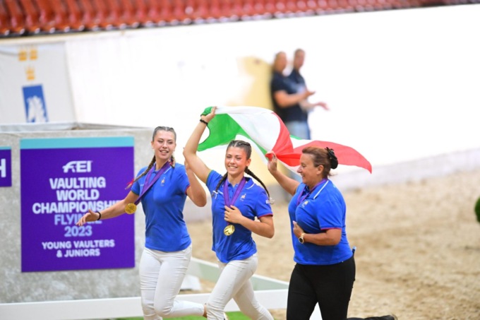 Volteggio sul cavallo: Giorgia e Greta sono campionesse mondiali
