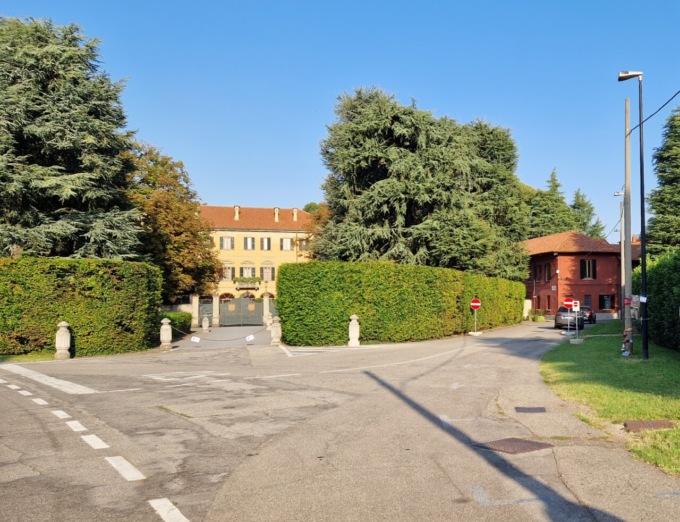 Le Forze dell’ordine «abbandonano» Villa San Martino… ma solo di giorno