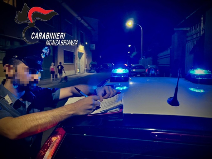 Beccato dai Carabinieri con la droga in tasca: denunciato