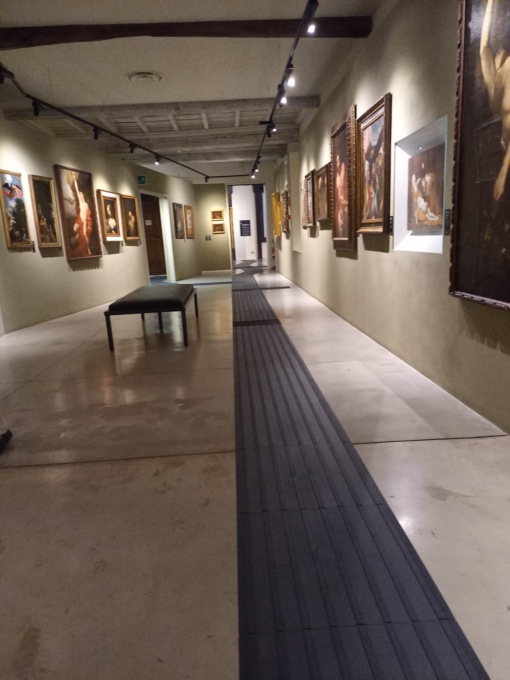 Via le barriere fisiche, cognitive e sensoriali dai Musei Civici