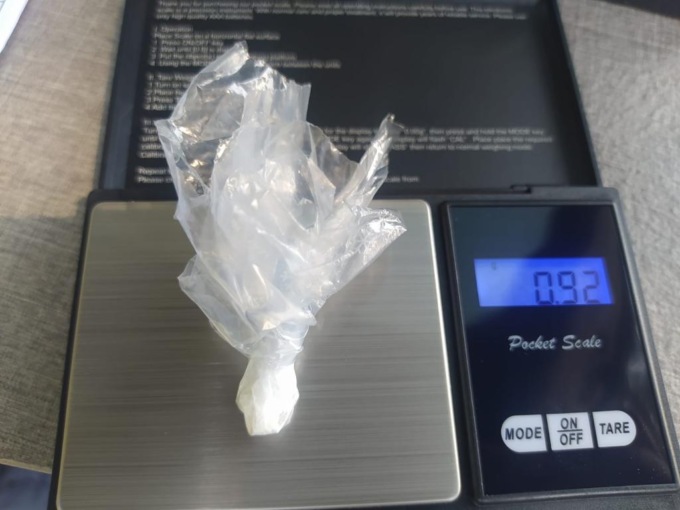 Acquista droga nei boschi, segnalato e via la patente