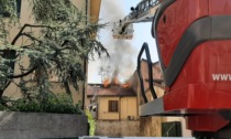 Appartamento in fiamme: sul posto i Vigili del fuoco