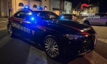 Pusher a domicilio sull'auto a noleggio: inseguito e arrestato dai Carabinieri