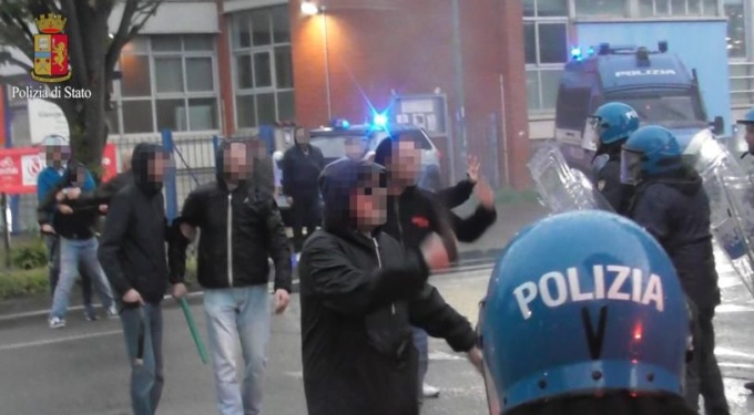 Scontri allo stadio, il Questore dispone dieci Daspo da uno a otto anni