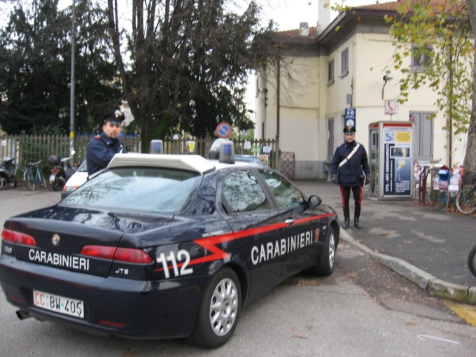 Tensione in stazione, esagitato aggredisce i Carabinieri: arrestato