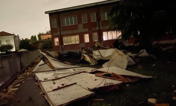 Brugherio, scuola danneggiata dal maltempo