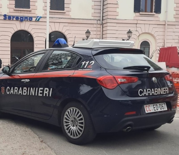 Evade per perseguitare la ex moglie, arrestato 78enne