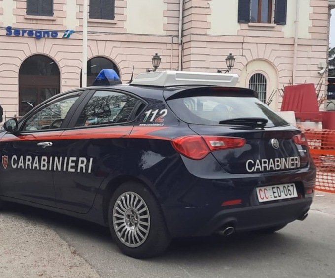 Disordini sul treno costretto a fermarsi: tre “maranza” denunciati