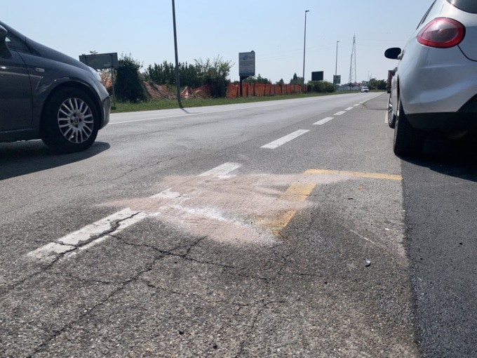 Schianto in moto, gravi ferite per un 22enne
