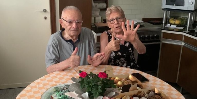 Marito e moglie da 60 anni, Tere e Arnaldo al traguardo delle nozze di diamante