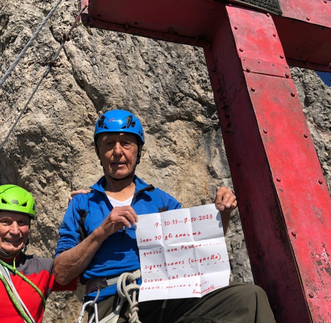 Carate, festeggia 90 anni salendo in Grignetta: “Quassù si sentono meno”