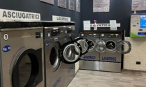 Ladri in azione in lavanderia: via con l'incasso del self-service