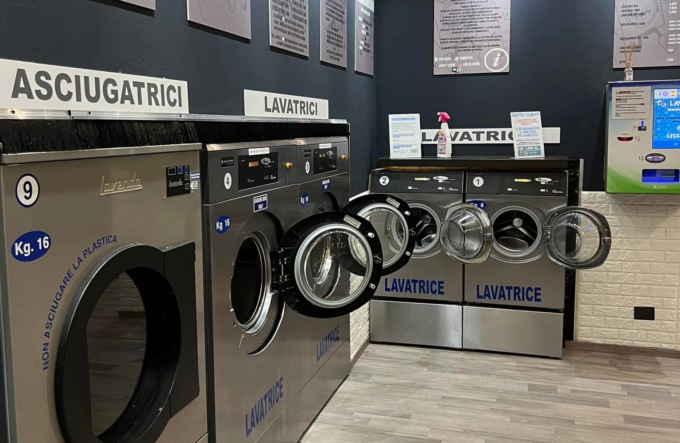 Ladri in azione in lavanderia: via con l’incasso del self-service