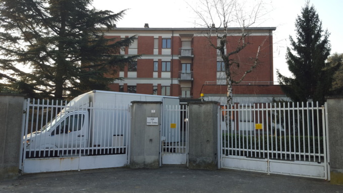 Migranti, è ancora emergenza: a Camparada nuovi arrivi nell’ex convento delle suore
