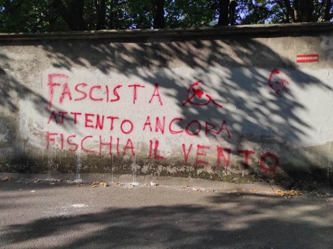 Odio politico a Desio: il muro ripulito imbrattato con una scritta contro il fascismo
