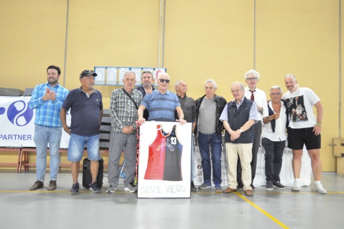 La Nino Ronco basket celebra il “mitico” Viero Chiarini con un tuffo nel passato
