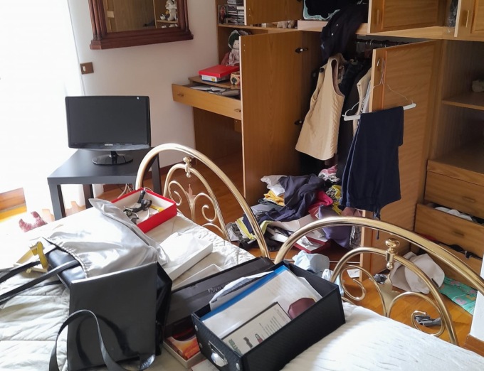 Barlassina, furto in casa del pensionato multato per la buca