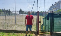 A Desio esposto ai Carabinieri sul campo da calcio di via Monte Rosa