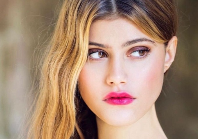 Premi e un nuovo film: Jenny De Nucci inarrestabile