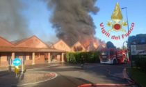 Incendio in un'azienda a Bovisio Masciago: massiccio dispiegamento dei Vigili del Fuoco