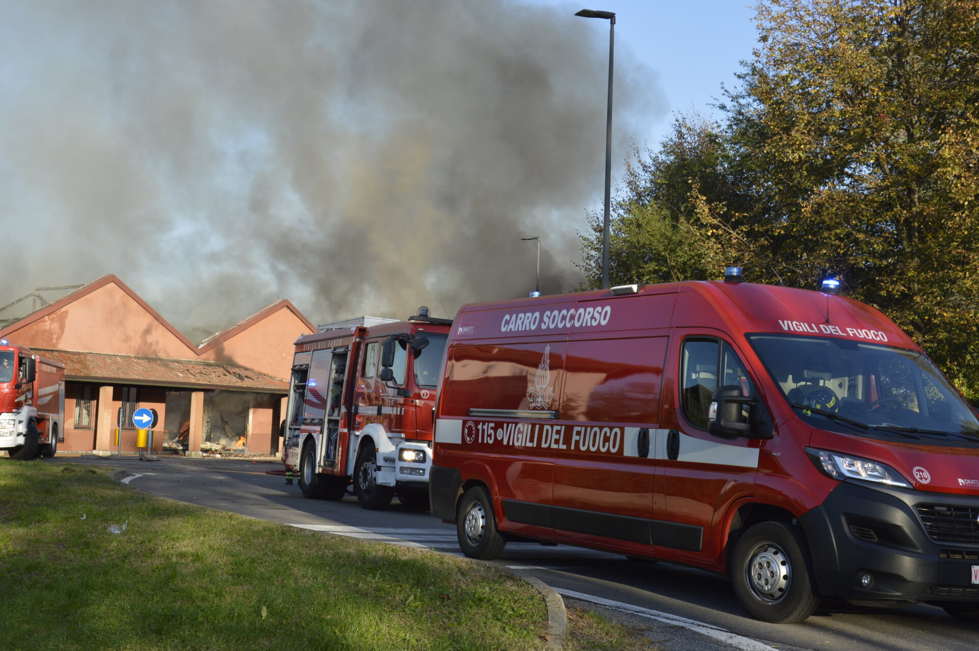 incendio mobilificio bovisio