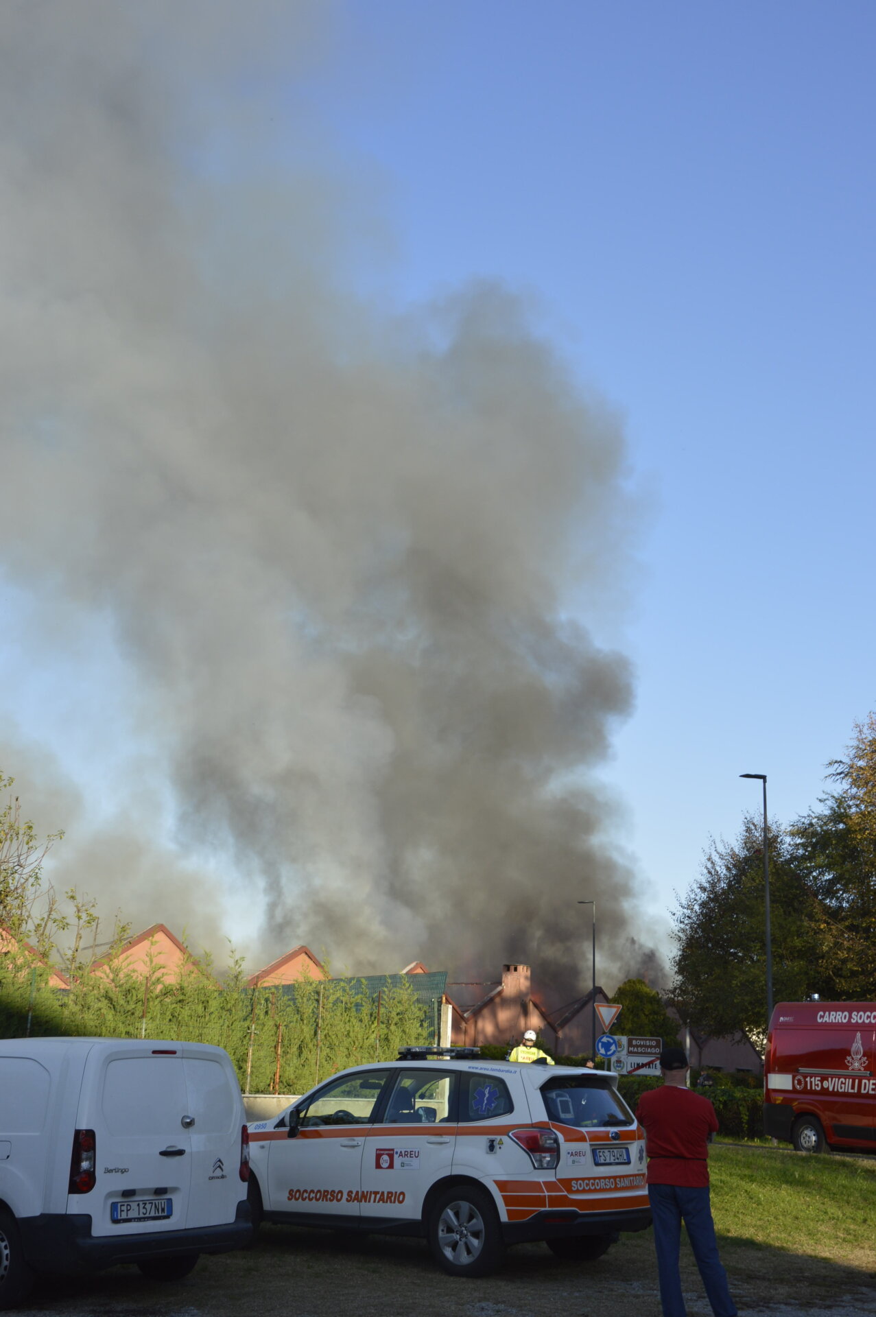 incendio mobilificio bovisio