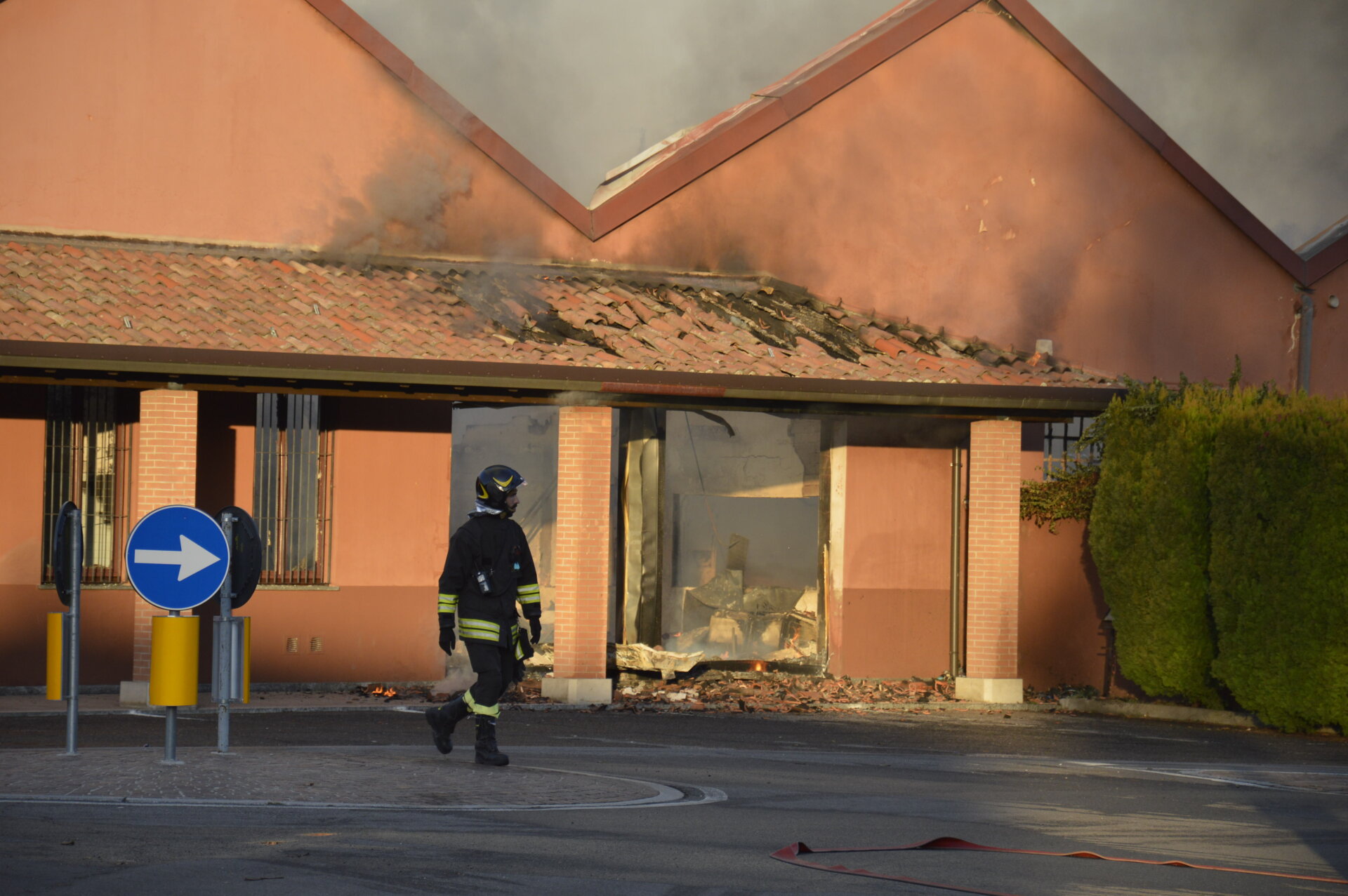 incendio mobilificio bovisio