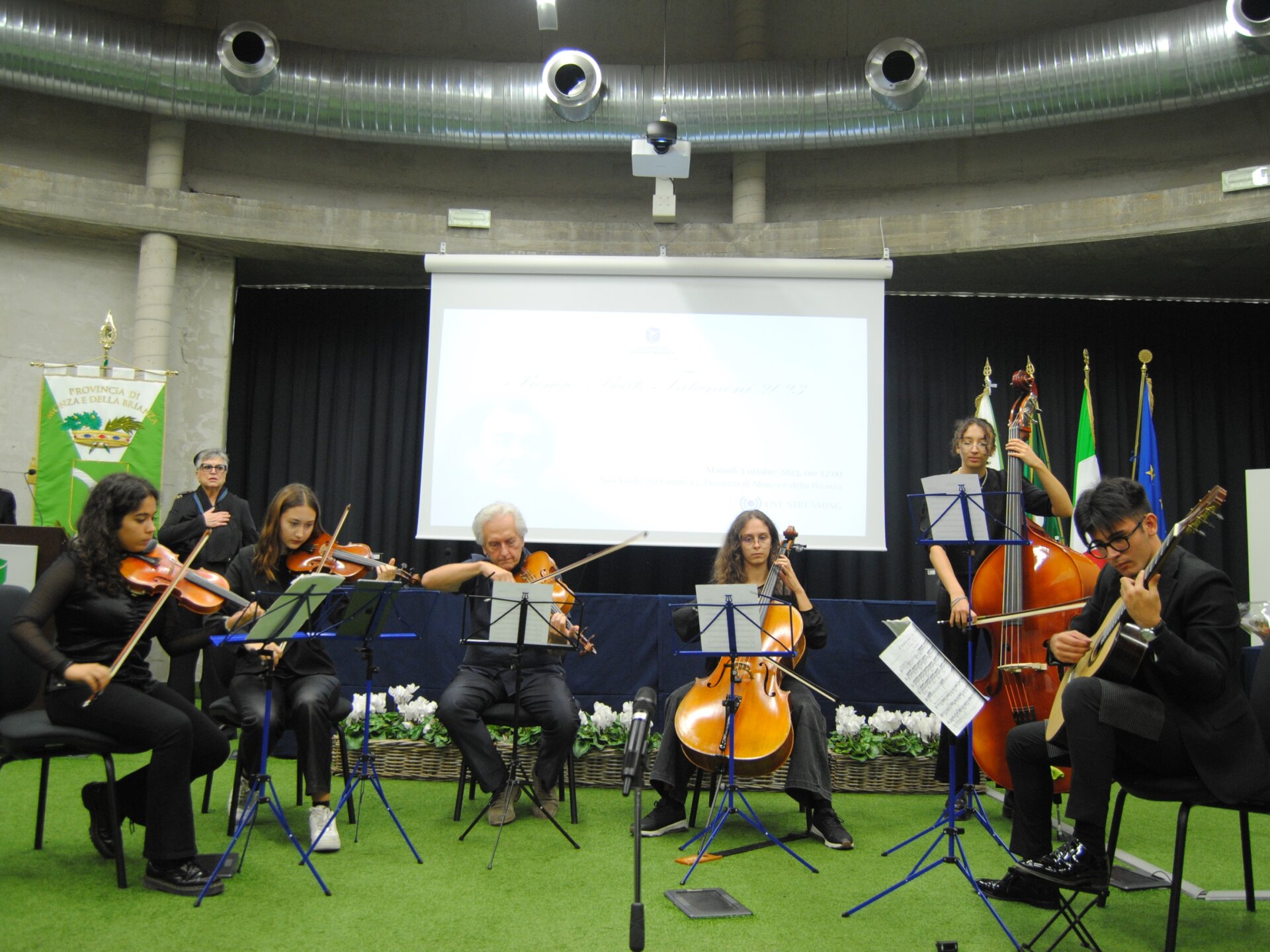 Gli studenti del L. Musicale Zucchi suonano l'Inno d'Italia