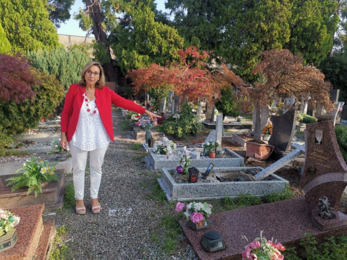 Al cimitero ormai c’è posto solo se cremati, ma il forno… non c’è