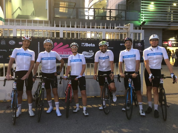 La Polizia di Stato in bicicletta alla Santiago in Rosa Cycling Marathon 2023