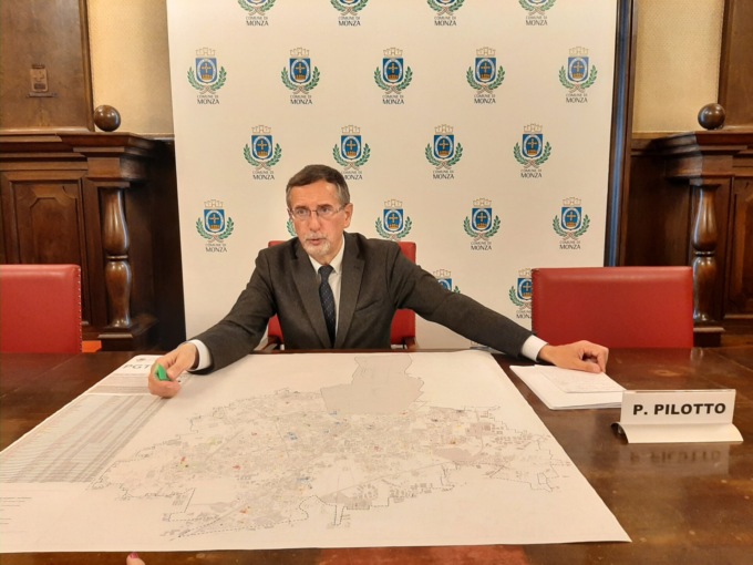 Il sindaco scende nel gradimento