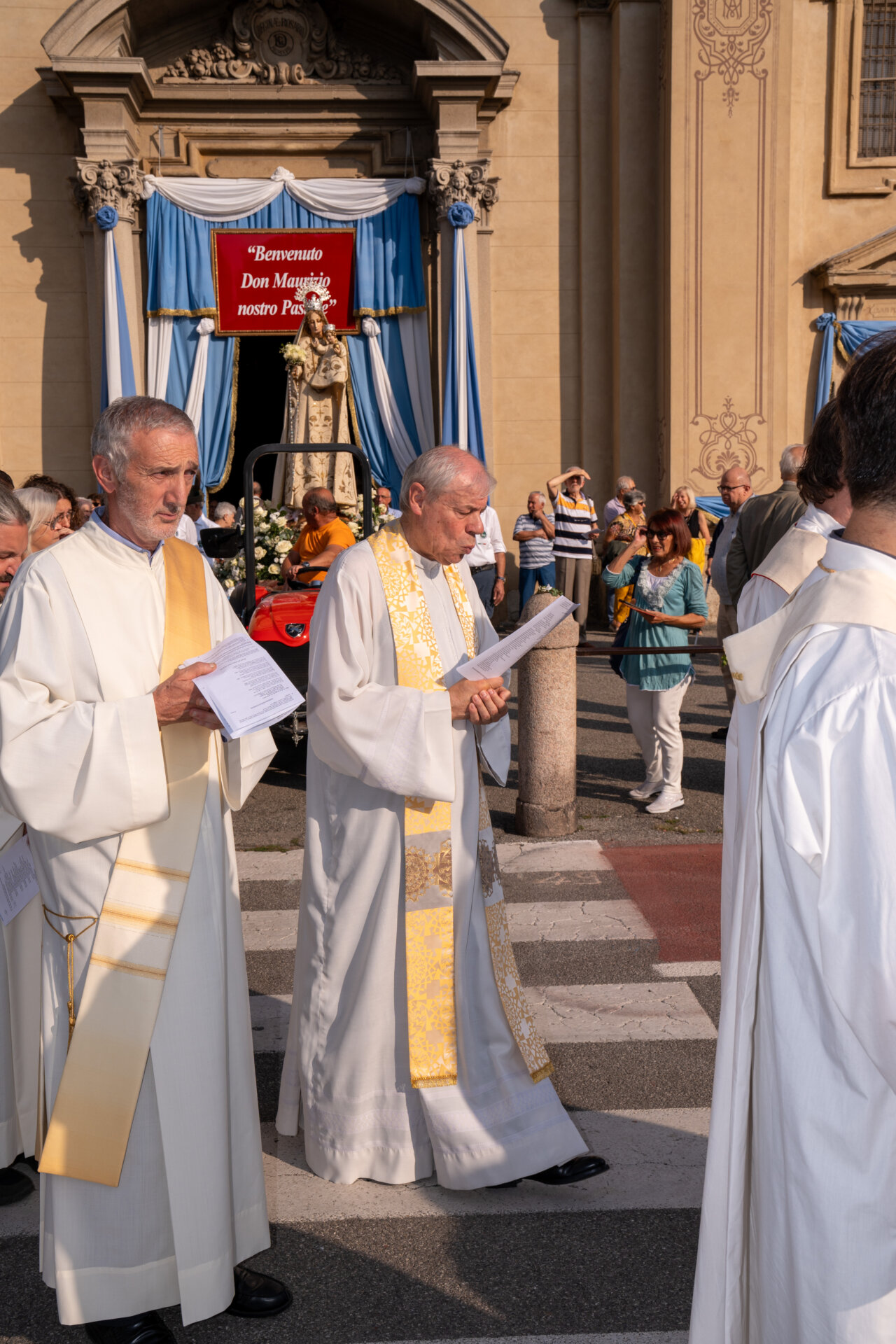 Vimercate ingresso ufficiale nuovo parroco don Maurizio Rolla