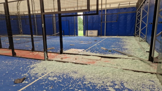 Campi da padel devastati, danni per migliaia di euro