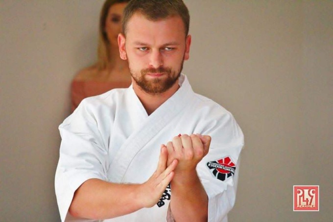 Il campione di karate stile Kyokushinkai a Monza